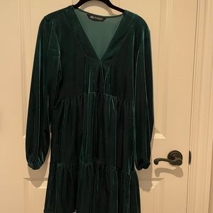 Zara green velvet dress. XS.